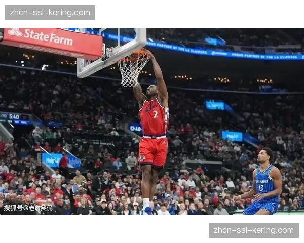 太阳末节崩盘不敌快船,季后赛首轮主场优势岌岌可危 太阳末节崩盘不敌快船,季后赛首轮主场优势岌岌可危