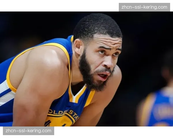 父亲与教练：记录美国队球星贾思敏·阿雷纳斯的双重角色